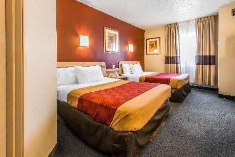 이코노 로지 존스타운 다운타운 호텔 객실 사진