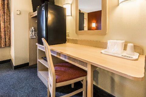 이코노 로지 존스타운 다운타운 호텔 객실 사진